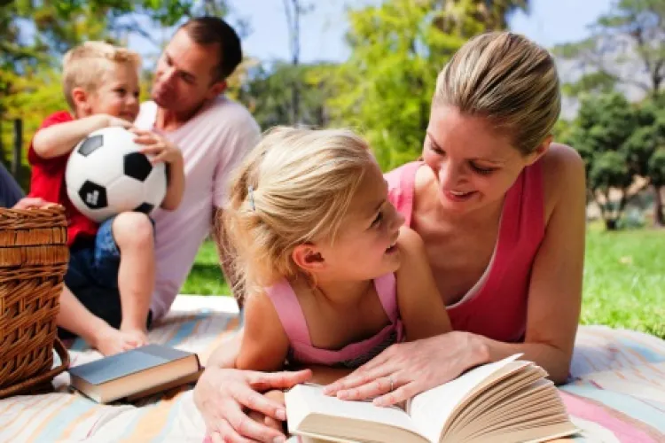 Șase principii de educație oferite de o mamă milionară: Telefonul mobil aduce dezorganizare și televizorul modele greșite