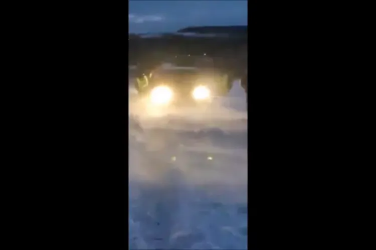 Drumul județen Pădureni - Satu Lung (Chinteni) este impracticabil din cauza zăpezii - VIDEO