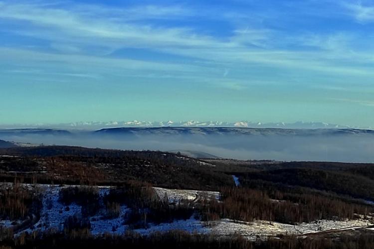 Munții Făgăraș vizibili din Cluj-Napoca. Astfel de imagini pot fi văzute rar - FOTO