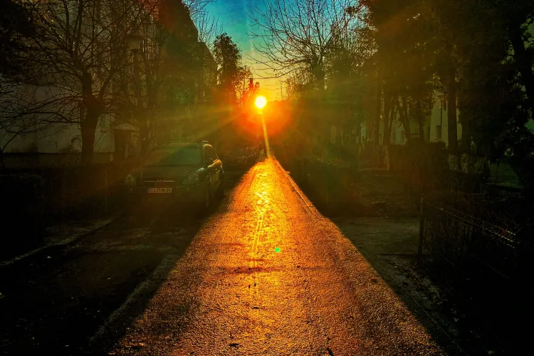 Emil Boc despre gheața de pe trotuare și alei: Doar nu vreți să vină primarul să vă curețe gheața!