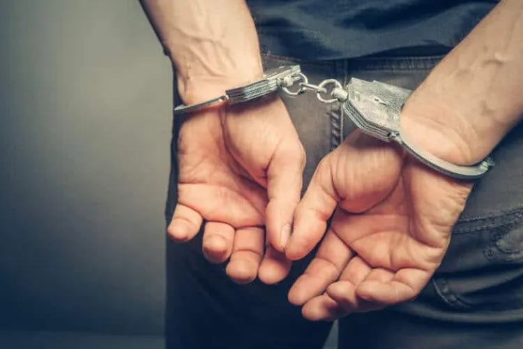 Cluj: Bărbat arestat preventiv pentru pornografie infantilă şi şantaj