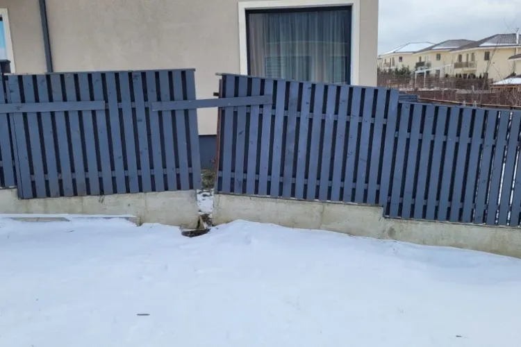 Casele din Dezmir s-au rupt în două. Oamenii plâng după ce au dat banii pe locuința visurilor - FOTO