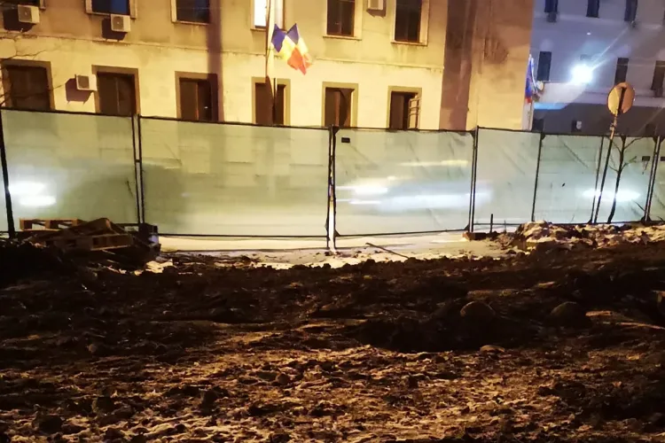 Actorul Dan Chiorean: Mulțumesc domnule Boc… Așa arată intrarea la Sala Euphorion, de la Teatrul Național - FOTO   