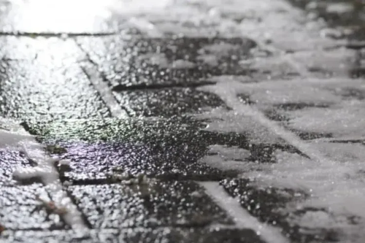 Cod Galben de burniță și polei în județul Cluj și alte 7 județe din țară, până la ora 11