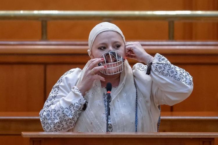 Șoșoacă, amendată cu 5.000 de lei pentru afirmații la adresa lui Raed Arafat