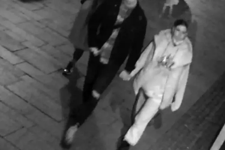 Doi iubiți au dat țeapă chelnerilor de la un local din centrul Clujului. S-au crezut în filme, dar au fost filmați - FOTO