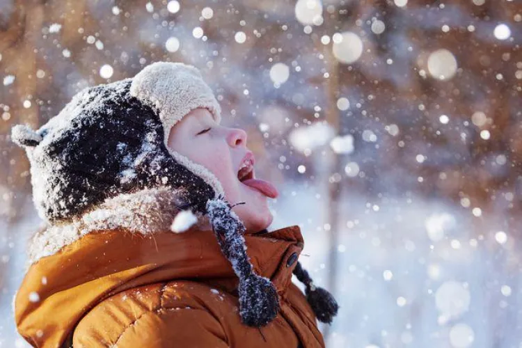 Zăpadă și ger în următoarele zile. Temperaturi de -10 grade în zona Transilvaniei