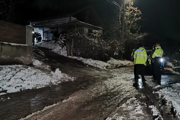 Caz ȘOCANT în Dezmir! Și-a incendiat tatăl - FOTO