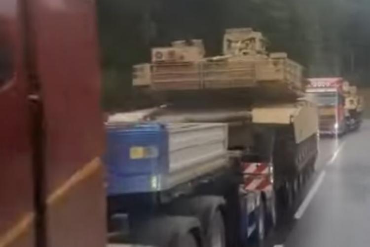 Tancuri americane pe șoselele din România - VIDEO   