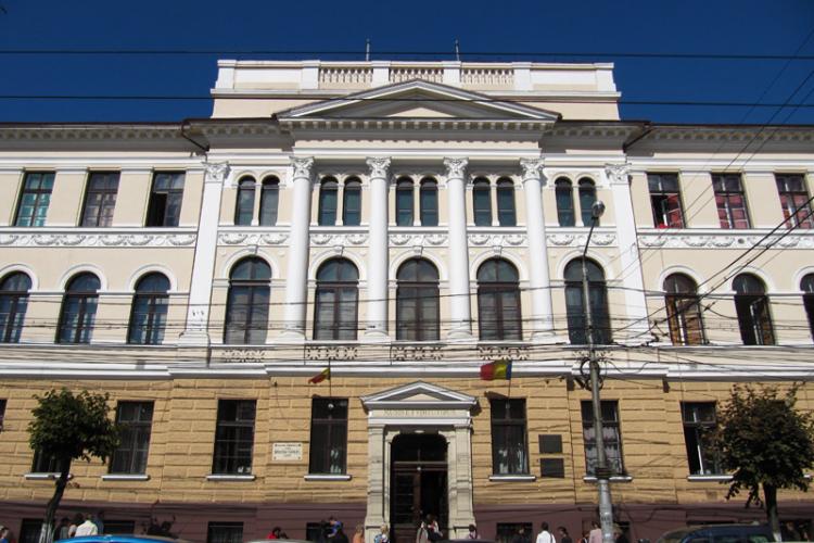 Cluj: Liceul Unitarian ”Janos Zsigmond” se închide. Elevii trec în online