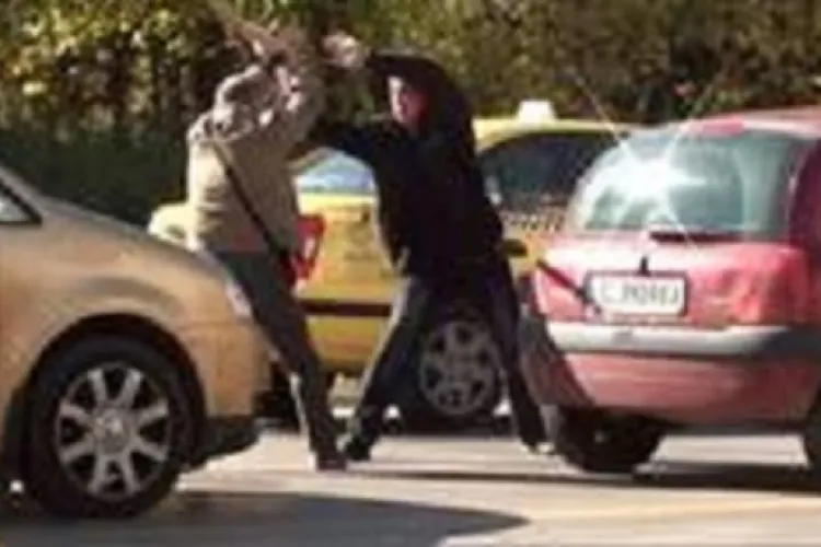 Fără scandal și înjurături în trafic?! Se schimbă codul rutier. Sancțiuni dure pentru cei care nu respectă legea