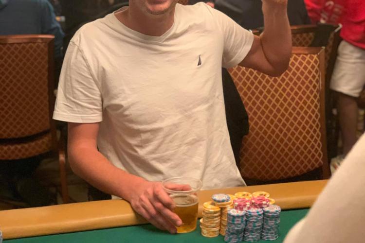 Clujeanul care a câștigat peste 1.5 milioane de dolari din poker - „Îmi place ce fac, din asta trăiesc!”
