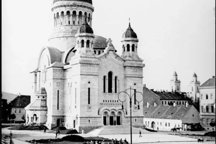 Cum s-a construit Catedrala Mitropolitană din Piața Avram Iancu. A fost un proiect dificil pentru acei ani - FOTO cu șantierul