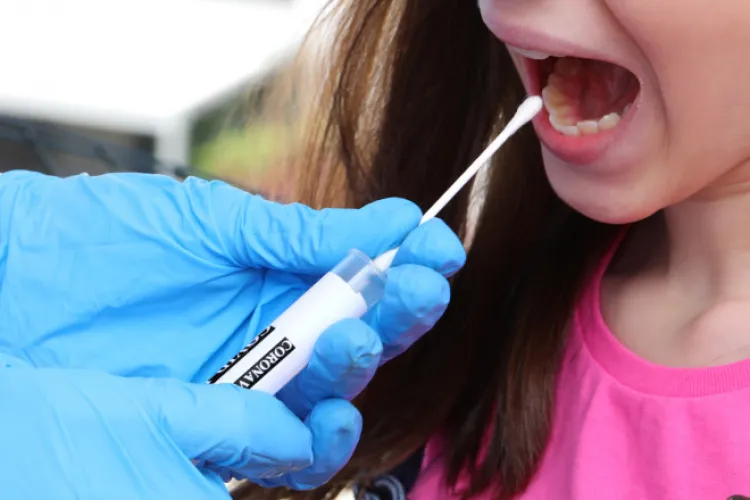 1721 de preșcolari și elevi din județul Cluj au ieșit pozitivi la testele Covid-19. Câte teste au fost făcute în această săptămână