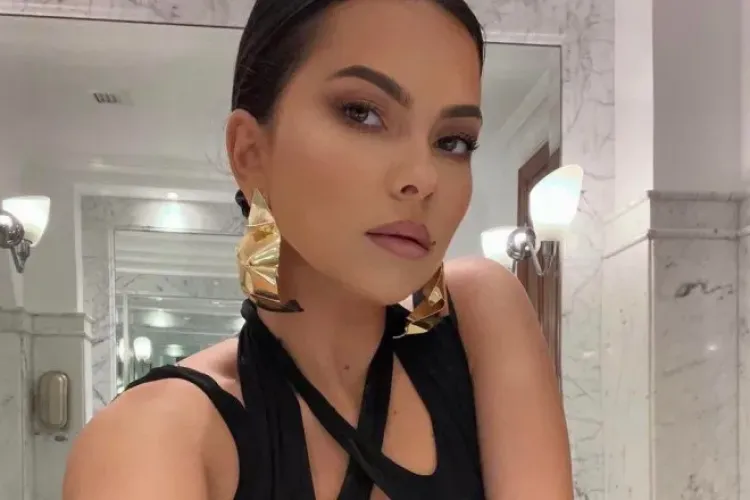 Inna cu o ținută incendiară într-un restaurant. Toți bărbații au fost încântați - FOTO