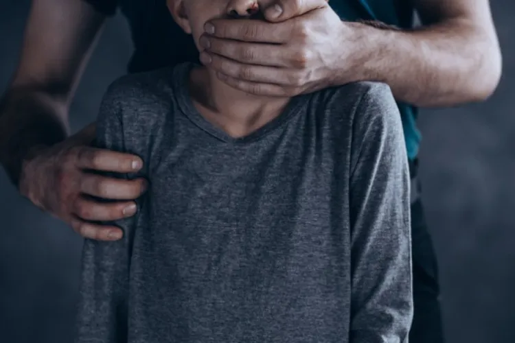 Un clujean și-a răpit fiul și a amenințat că îl omoară. Poliția Cluj-Napoca a reușit să îl oprească la timp