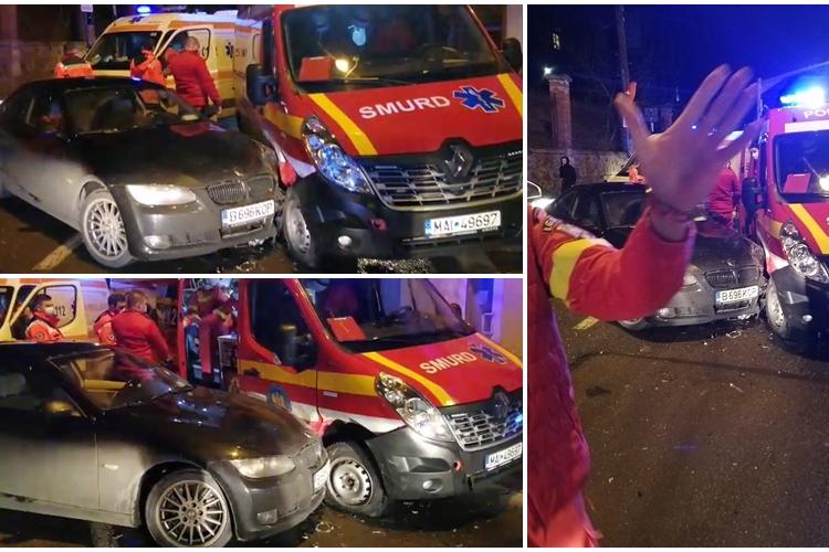 Accident între un BMW și o ambulanță SMURD, pe strada Clinicilor din Cluj. Cel care filma a fost bruscat chiar de un angajat SMURD- VIDEO