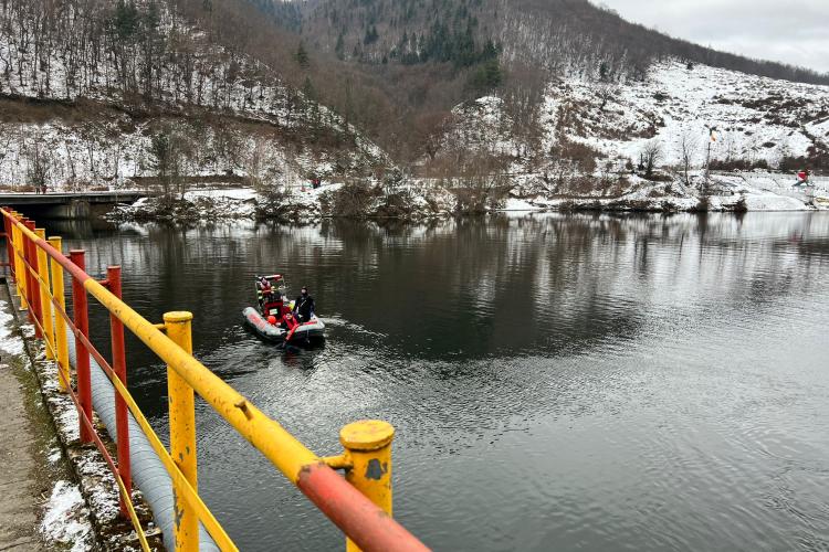 De unde sunt cei doi bărbați morți după ce au căzut cu mașina în lacul Someșul Cald. Poliția a făcut anunțul - VIDEO