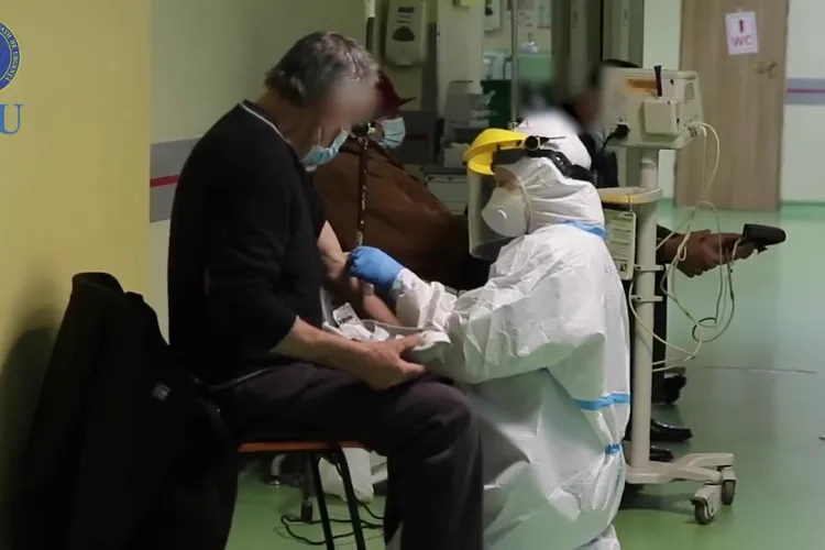 Şapte semne pe care le vezi la bolnavii de COVID-19 netestați și care duc boala pe picioare