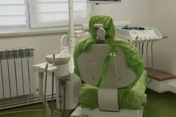 Medic estetician FALS la Cluj! Poliția a dat buzna în cabinet și l-a prins - FOTO