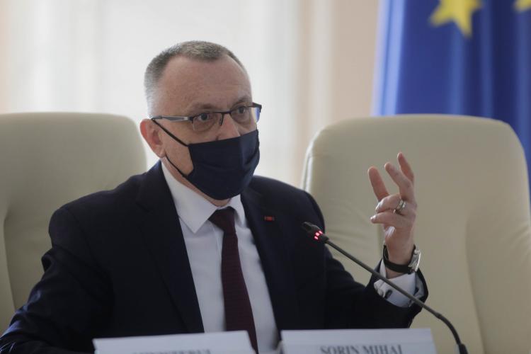 Ministrul Cîmpeanu vrea să relaxeze măsurilor în şcoli: ”În Franța dacă apar 8 cazuri de copii infectați, cursurile merg mai departe”