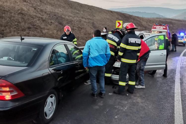 Accident cu două mașini pe Autostrada Transilvania, la urcare din Nădășelu