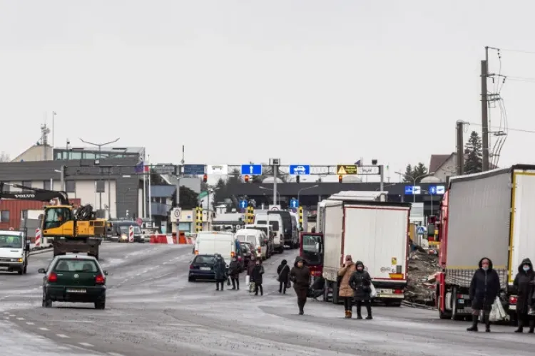 Peste 10.000 de refugiați ucraineni au intrat în România în ultima zi. Câți au solicitat azil politic