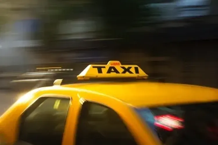 Un tânăr din Fizeșu Gherlii, condamnat la șapte ani de închisoare după ce a tăiat pe față un taximetrist