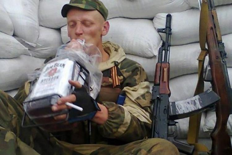 Cum sunt văzuţi militarii ruşi care fac exerciţii în Belarus. „Ei beau mult şi îşi vând combustibilul