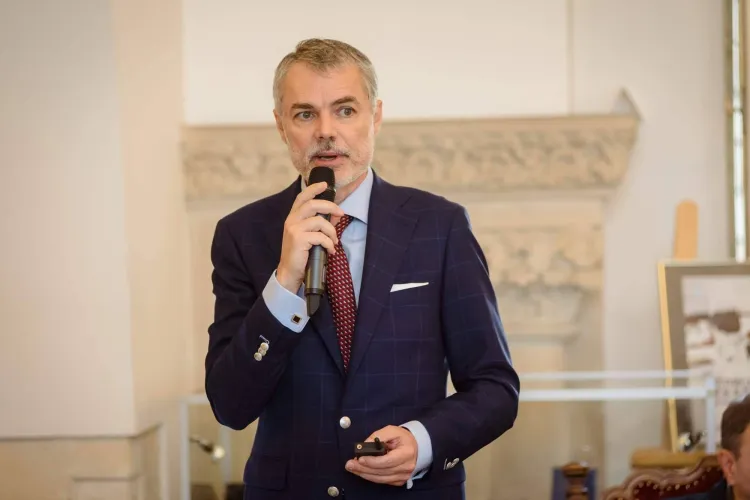 Bateriile alcaline mici înghițite de copii pot duce la deces. Dr. Mihai Craiu: „Dimensiunea mică nu le face nevinovate!”