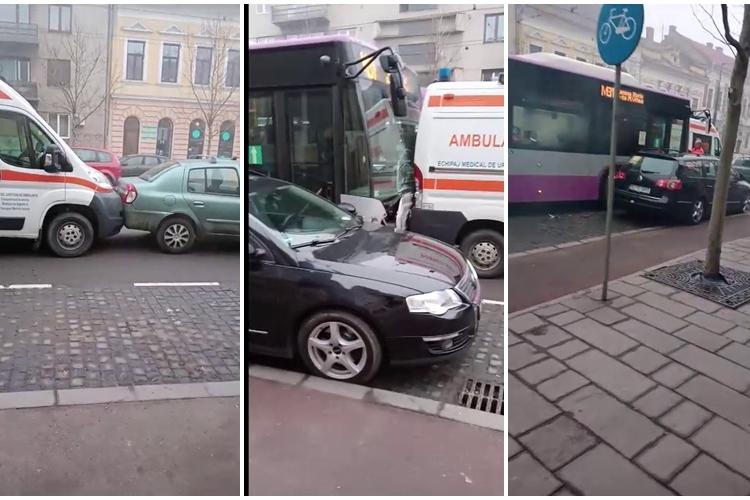 Cluj: Accident pe strada Horea între un autobuz, o ambulanță și mai multe autoturisme - VIDEO