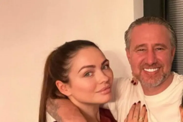 Reghecampf o „victimă” a propriei căsnicii? Antrenorul face dezvăluiri despre reînnoirea jurămintelor cu Prodan: „a făcut asta să mă aibă la mână”