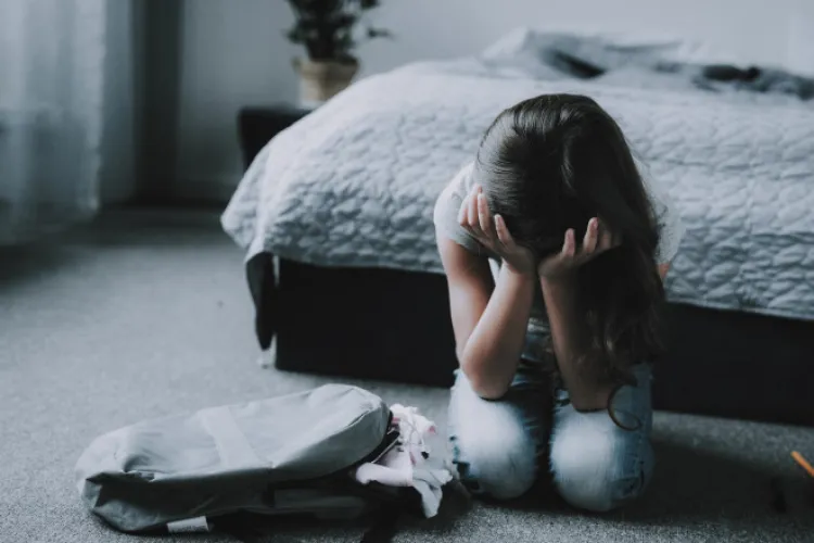 În România justiția crede că copiii au discernământ pentru sex cu adulți. O senatoare rupe tăcerea: „legea violului” nu este bine văzută de parlamentari