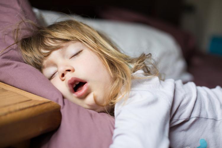 STUDIU- Copiii care suferă de insomnie se vor confrunta şi la maturitate cu această problemă