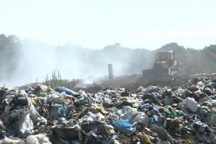 Criza gunoaielor din județul Cluj în reluare. ONG pentru protecția mediului: Orice groapă de gunoi devine o bombă chimică cu ceas