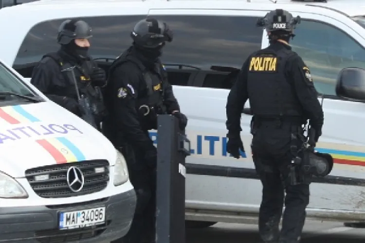 Petrecere oprită în ”fașă” la Huedin de Poliție! Erau 150 de oameni    