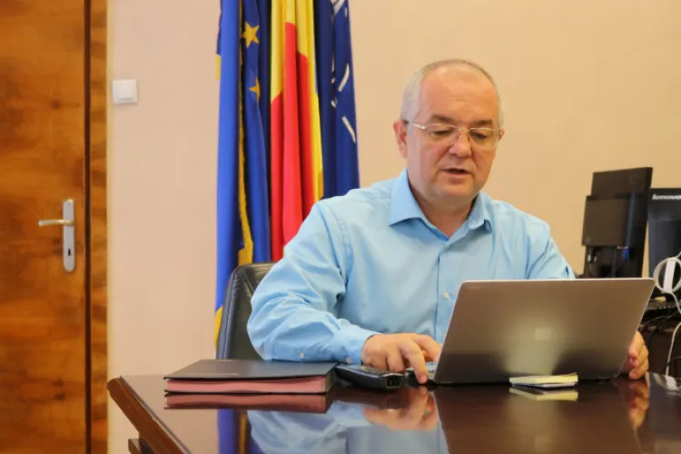 Boc este pregătit să înfigă steagul victoriei în „Everestul pandemiei”. Primarul este sigur că suntem în faza de platou