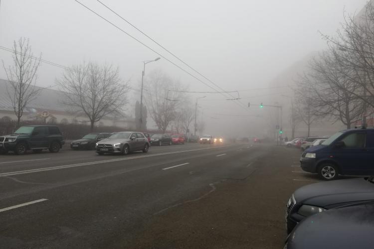 CLUJ- Cod galben de ceață densă. ATENȚIE! Vizibilitatea este foarte redusă