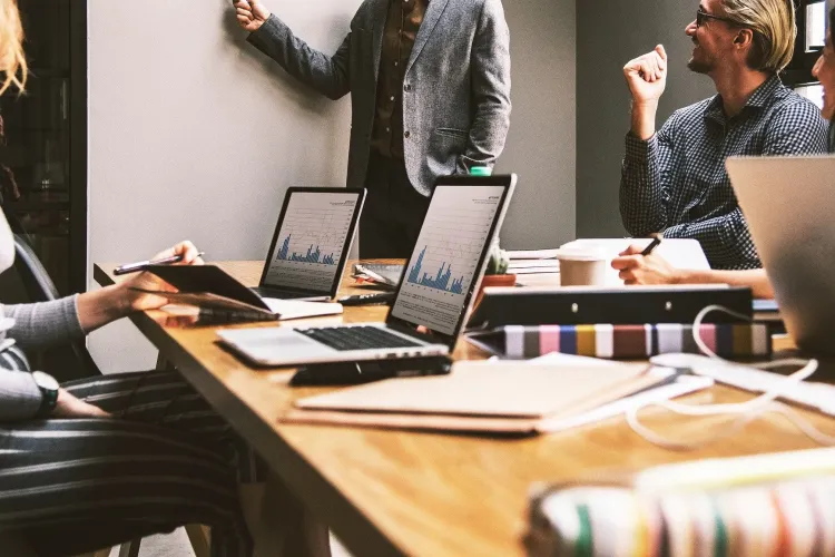 Paradox! Companiile vor să mărescă salariile, deși nivelul de pregătire al candidaților este slab