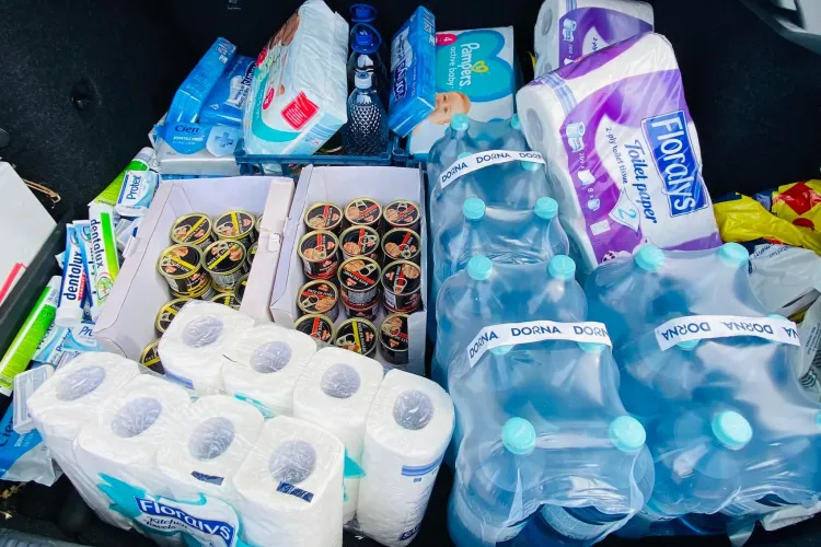 Mesaj către supermarketuri: Faceți promoții la produsele de bază, pentru donații. Distribuiți, poate aud cei de la Cora, Carrefour, Metro, Lidl