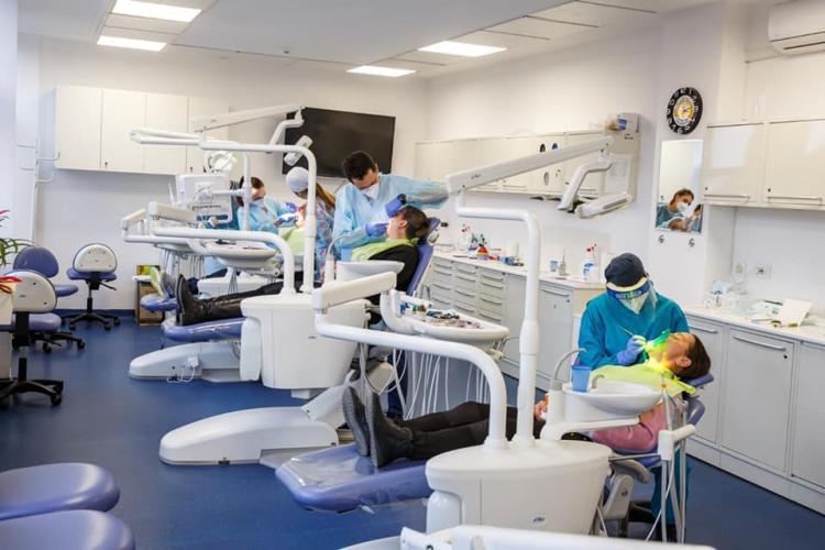 Cluj: Cum poți merge gratuit la dentist în Cluj-Napoca. S-a dublat bugetul alocat