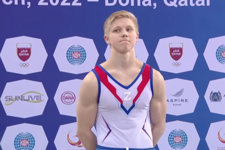VIDEO - Gestul sfidător pe care l-a făcut un gimnast rus în fața unui coleg ucrainean. Cum va fi sancționat gestul revoltător al sportivului