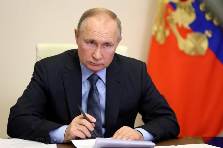 Rușii ajung la disperare absolută?! Un businessman promite 1 mil. de dolari pentru capul lui Putin:,,Căutat. Mort sau viu. Vladimir Putin” 