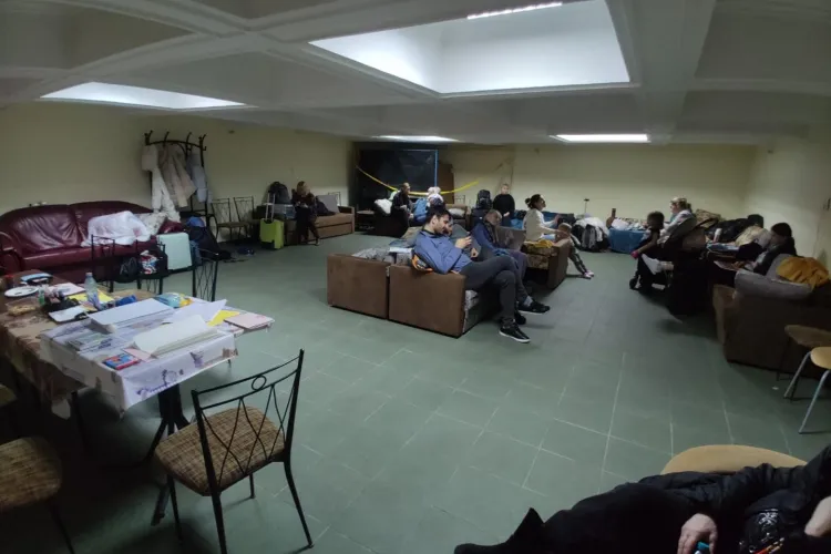 Refugiații ucraineni aflați în tranzit în Cluj-Napoca își pot găsi refugiu temporar la Gara centrală a municipiului