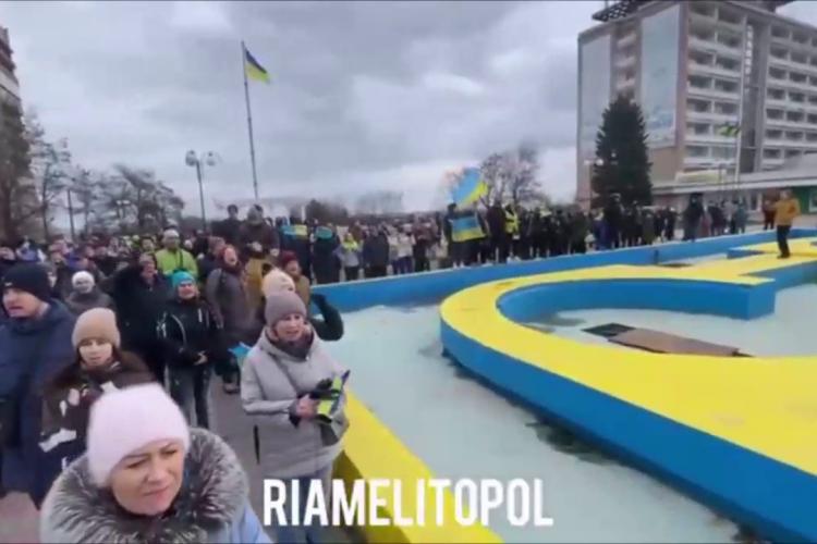 Curaj nebun! Ucrainenii din Melitopol, oraș ocupat, protestează împotriva rușilor: Nu sunteți bineveniți aici! - VIDEO