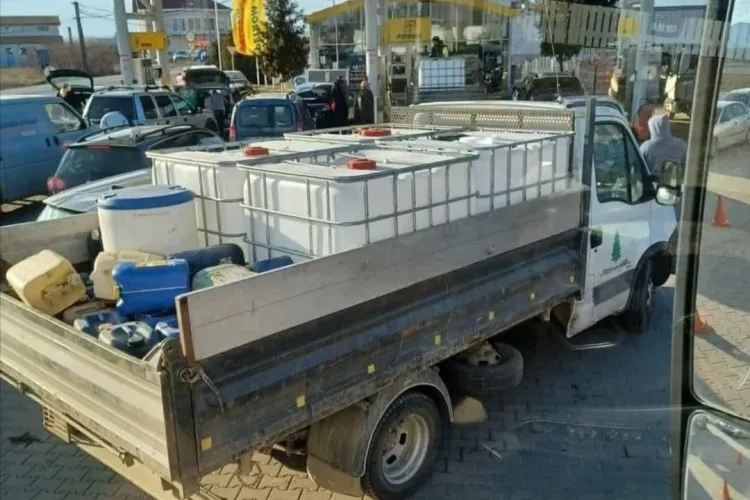 Benzinarii de la MOL au isterizat România, după ce au pus prețul de 11 lei un litru. Românii au căzut în capcană - Priviți FOTO