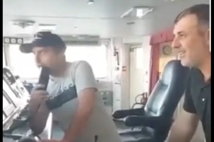 Epic răspuns! Navă rusească rămasă fără combustibil cere ajutor de la o navă din Georgia, dar e REFUZATĂ: ”Grăbiţi-vă spre casă, invadatorilor!”   