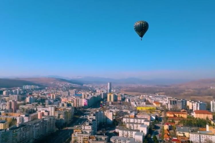 Un balon s-a ridicat deasupra Mănășturului și le-a făcut poftă clujenilor de vacanțe - VIDEO 