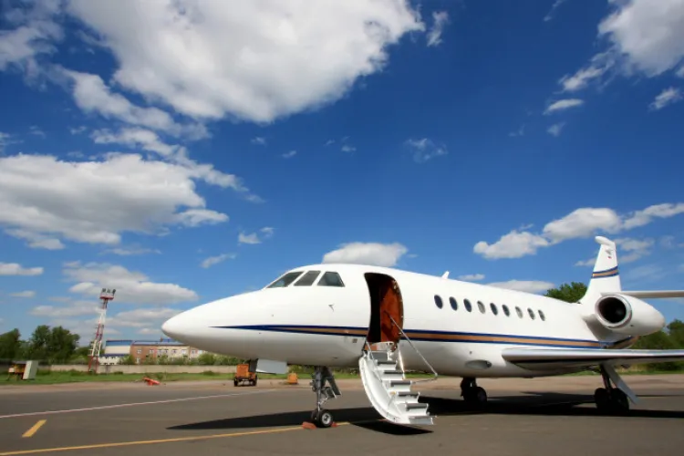 Oligarhii ruși își vând avioanele. Gata cu vacanțele neplanificate, sancțiunile își fac treaba