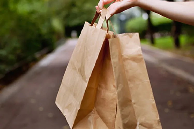 Consecinţă neaşteptată a războiului din Ucraina: specialiștii prevăd o criză a hârtiei în toată Europa